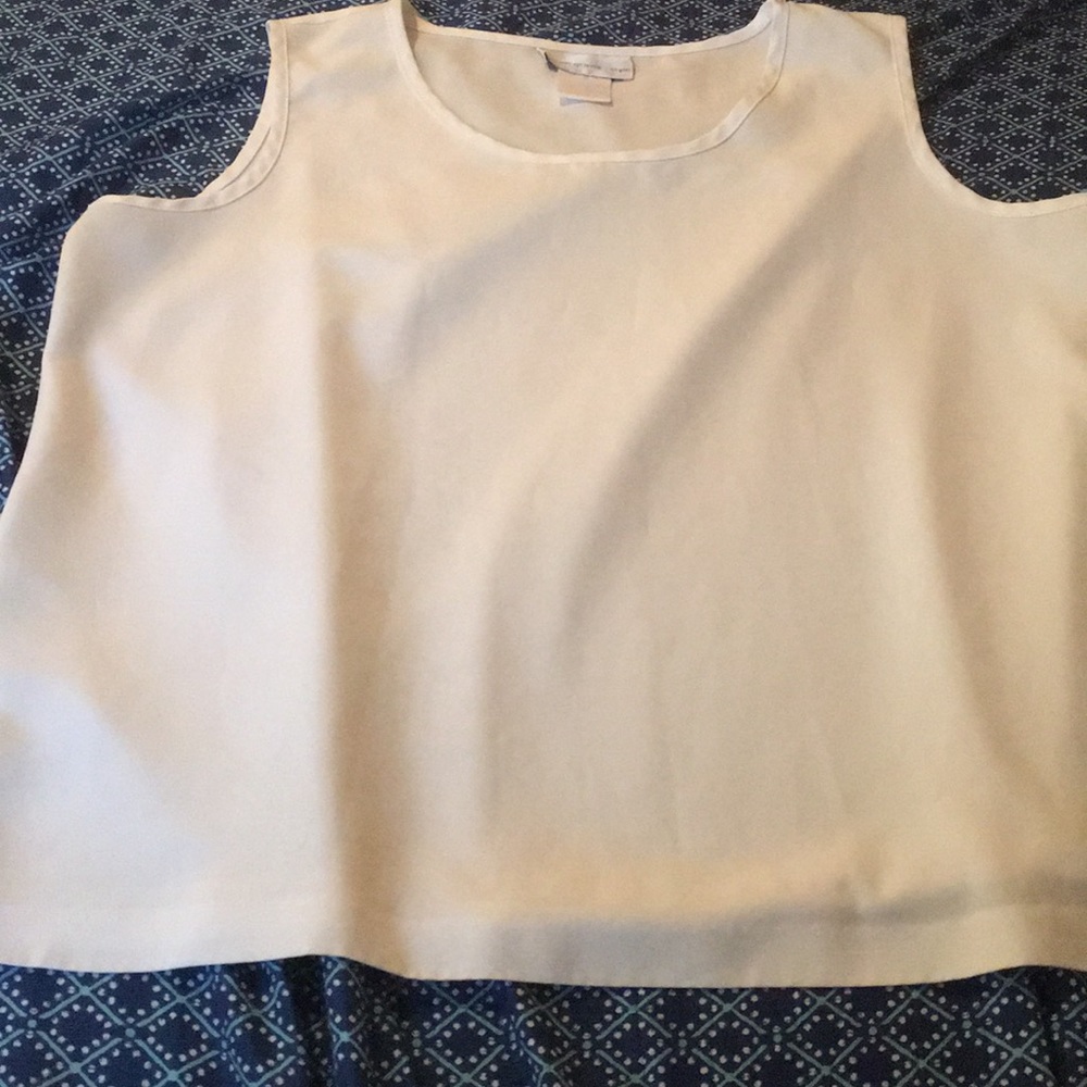 Sleeveless shirt